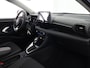 Toyota Yaris 1.5 Hybrid Dynamic Bi-Tone | Apple Carplay & AndroidAUTO | Camera | Lichtmetalen velgen | Privacy Glass |