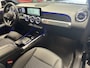 Mercedes-Benz EQB 300 4MATIC AMG LINE 67 KWH ADAPTIVE CRUISE CONTROL 360 CAMERA NAVIGATIE GLAZEN PANORAMA SCHUIF/KANTELDAK RIJSTROOKSENSOREN DODEHOEKSENSOREN KEYLESS GO. ZEER MOOI !!