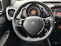 Peugeot 108 5-deurs Allure 1.0 e-VTi 72pk | CAMERA | CLIMA | UNIEKE KM-STAND! | DAB+ | LM-VELGEN | EXTRA GETINTE ACHTERRUITEN | ISOFIX |