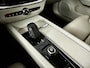 Volvo V60 2.0 B3 Momentum Business | Trekhaak | Panoramadak | Leder | Stoelverwarming |
