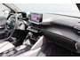 Peugeot e-2008 EV GT 54 kWh | Nieuw model | Fase 3 laden | Navigatie | Camera voor + achter | 18 Inch lichtmetaal |