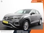 Volkswagen T-Roc 1.5 TSI 150pk DSG Style Navigatie Apple Carplay/Android Auto Digitale Cockpit Climate Control Lichtmetalen velgen