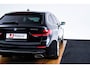 BMW 5-Serie Touring 520d xDrive High Executive Luxury Line - Trekhaak - Panoramadak - zonneschermen - Getinte ruiten - Parking Assistant - BMW Live Cockpit Professional - Elektrisch verwarmde voorstoelen -