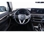BMW 5-Serie Touring 520d xDrive High Executive Luxury Line - Trekhaak - Panoramadak - zonneschermen - Getinte ruiten - Parking Assistant - BMW Live Cockpit Professional - Elektrisch verwarmde voorstoelen -