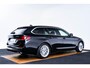 BMW 5-Serie Touring 520d xDrive High Executive Luxury Line - Trekhaak - Panoramadak - zonneschermen - Getinte ruiten - Parking Assistant - BMW Live Cockpit Professional - Elektrisch verwarmde voorstoelen -