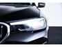 BMW 5-Serie Touring 520d xDrive High Executive Luxury Line - Trekhaak - Panoramadak - zonneschermen - Getinte ruiten - Parking Assistant - BMW Live Cockpit Professional - Elektrisch verwarmde voorstoelen -