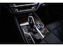 BMW 5-Serie Touring 520d xDrive High Executive Luxury Line - Trekhaak - Panoramadak - zonneschermen - Getinte ruiten - Parking Assistant - BMW Live Cockpit Professional - Elektrisch verwarmde voorstoelen -