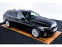 BMW 5-Serie Touring 520d xDrive High Executive Luxury Line - Trekhaak - Panoramadak - zonneschermen - Getinte ruiten - Parking Assistant - BMW Live Cockpit Professional - Elektrisch verwarmde voorstoelen -