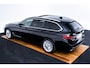BMW 5-Serie Touring 520d xDrive High Executive Luxury Line - Trekhaak - Panoramadak - zonneschermen - Getinte ruiten - Parking Assistant - BMW Live Cockpit Professional - Elektrisch verwarmde voorstoelen -