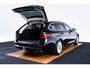 BMW 5-Serie Touring 520d xDrive High Executive Luxury Line - Trekhaak - Panoramadak - zonneschermen - Getinte ruiten - Parking Assistant - BMW Live Cockpit Professional - Elektrisch verwarmde voorstoelen -