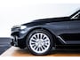 BMW 5-Serie Touring 520d xDrive High Executive Luxury Line - Trekhaak - Panoramadak - zonneschermen - Getinte ruiten - Parking Assistant - BMW Live Cockpit Professional - Elektrisch verwarmde voorstoelen -