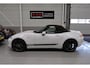 Mazda MX-5 1.5 SkyActiv-G 132 Chairo Bose Camera NL-auto Navigatie Sportuitlaat Leer Stoelverwarming NAP Boekjes aanwezig Lage km.stand