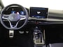 Volkswagen Golf 1.5 eHybrid GTE | SoH 99% | Panoramadak | Lederen bekleding 'Vienna' | Trekhaak | Achteruitrijcamera | Black style | Head-up display | Adaptieve demping | Matrix LED verlichting | Keyless |