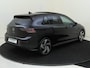 Volkswagen Golf 1.5 eHybrid GTE | SoH 99% | Panoramadak | Lederen bekleding 'Vienna' | Trekhaak | Achteruitrijcamera | Black style | Head-up display | Adaptieve demping | Matrix LED verlichting | Keyless |