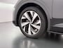 Volkswagen ID.5 Coupé Pro 82kWh 204PK Trekhaak SOH 94% Camera Adap.Cruise Assistentie+Comfort+Design+Stylepakket Navi Keyless Apple Carplay Android Auto Pdc Led-a-licht dynamisch Keyless advanced Matrix led-koplampen Lmv 20" Privacy Glas DAB 1.000KG Trekgewicht 1e Eigenaar