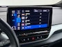 Volkswagen ID.5 Coupé Pro 82kWh 204PK Trekhaak SOH 94% Camera Adap.Cruise Assistentie+Comfort+Design+Stylepakket Navi Keyless Apple Carplay Android Auto Pdc Led-a-licht dynamisch Keyless advanced Matrix led-koplampen Lmv 20" Privacy Glas DAB 1.000KG Trekgewicht 1e Eigenaar