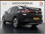 Volkswagen ID.5 Coupé Pro 82kWh 204PK Trekhaak SOH 94% Camera Adap.Cruise Assistentie+Comfort+Design+Stylepakket Navi Keyless Apple Carplay Android Auto Pdc Led-a-licht dynamisch Keyless advanced Matrix led-koplampen Lmv 20" Privacy Glas DAB 1.000KG Trekgewicht 1e Eigenaar