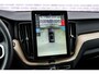 Volvo XC60 2.0 T6 Plug-in hybrid AWD Ultra Dark | SOH 100% | Luchtvering | Trekhaak | Head Up Display | Adaptieve Cruise Control | 360 Camera | Donker Glas |