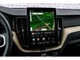 Volvo XC60 2.0 T6 Plug-in hybrid AWD Ultra Dark | SOH 100% | Luchtvering | Trekhaak | Head Up Display | Adaptieve Cruise Control | 360 Camera | Donker Glas |