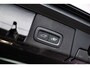 Volvo XC60 2.0 T6 Plug-in hybrid AWD Ultra Dark | SOH 100% | Luchtvering | Trekhaak | Head Up Display | Adaptieve Cruise Control | 360 Camera | Donker Glas |