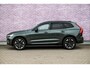 Volvo XC60 2.0 T6 Plug-in hybrid AWD Ultra Dark | SOH 100% | Luchtvering | Trekhaak | Head Up Display | Adaptieve Cruise Control | 360 Camera | Donker Glas |