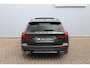 Volvo V60 2.0 B4 R-Design | Harman/Kardon premium audio | Panoramadak | Rondomzicht camera | Elektrisch verstelbare stoelen met geheugen |Head up display| Parkeerverwarming| 19 Inch Lichtmetalen velgen.