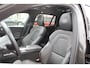 Volvo V60 2.0 B4 R-Design | Harman/Kardon premium audio | Panoramadak | Rondomzicht camera | Elektrisch verstelbare stoelen met geheugen |Head up display| Parkeerverwarming| 19 Inch Lichtmetalen velgen.