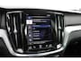 Volvo V60 2.0 B4 R-Design | Harman/Kardon premium audio | Panoramadak | Rondomzicht camera | Elektrisch verstelbare stoelen met geheugen |Head up display| Parkeerverwarming| 19 Inch Lichtmetalen velgen.