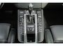 Porsche Macan 2.0 T 252pk Panoramadak Luchtvering Sport chrono 18-weg Sportstoelen Trekhaak elektrisch 21" LMV