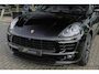 Porsche Macan 2.0 T 252pk Panoramadak Luchtvering Sport chrono 18-weg Sportstoelen Trekhaak elektrisch 21" LMV