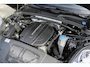 Porsche Macan 2.0 T 252pk Panoramadak Luchtvering Sport chrono 18-weg Sportstoelen Trekhaak elektrisch 21" LMV