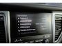 Porsche Macan 2.0 T 252pk Panoramadak Luchtvering Sport chrono 18-weg Sportstoelen Trekhaak elektrisch 21" LMV
