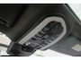 Porsche Macan 2.0 T 252pk Panoramadak Luchtvering Sport chrono 18-weg Sportstoelen Trekhaak elektrisch 21" LMV
