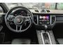 Porsche Macan 2.0 T 252pk Panoramadak Luchtvering Sport chrono 18-weg Sportstoelen Trekhaak elektrisch 21" LMV
