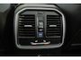 Porsche Macan 2.0 T 252pk Panoramadak Luchtvering Sport chrono 18-weg Sportstoelen Trekhaak elektrisch 21" LMV