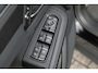 Porsche Macan 2.0 T 252pk Panoramadak Luchtvering Sport chrono 18-weg Sportstoelen Trekhaak elektrisch 21" LMV