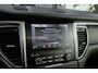 Porsche Macan 2.0 T 252pk Panoramadak Luchtvering Sport chrono 18-weg Sportstoelen Trekhaak elektrisch 21" LMV