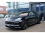 Porsche Cayenne Coupé 4.0 V8 Turbo S 680pk E-Hybrid Panoramadak *SOH 89%* Keramisch *BTW* Massage Trekhaak Stoelkoeling Luchtvering
