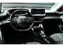 Peugeot e-2008 136PK 50KWH ALLURE PACK AUTOMAAT / CAMERA / STOELVERWARMING / SOH 89,31% / KEYLESS / CARPLAY / 17"LMV / NAVI / CLIMA / LED / PDC / BLUETOOTH / ADAPT. CRUISECONTROL / 1E EIGENAAR / SCHITTERENDE STAAT !!