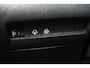 Peugeot e-2008 136PK 50KWH ALLURE PACK AUTOMAAT / CAMERA / STOELVERWARMING / SOH 89,31% / KEYLESS / CARPLAY / 17"LMV / NAVI / CLIMA / LED / PDC / BLUETOOTH / ADAPT. CRUISECONTROL / 1E EIGENAAR / SCHITTERENDE STAAT !!