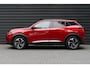 Peugeot e-2008 136PK 50KWH ALLURE PACK AUTOMAAT / CAMERA / STOELVERWARMING / SOH 89,31% / KEYLESS / CARPLAY / 17"LMV / NAVI / CLIMA / LED / PDC / BLUETOOTH / ADAPT. CRUISECONTROL / 1E EIGENAAR / SCHITTERENDE STAAT !!