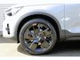 Volvo XC40 B4 Plus Black Edition | Panoramadak | Trekhaak | Verwarmbare voorstoelen, stuurwiel en voorruit | 360 graden camera | Premium audio by Harman Kardon | Apple carplay/Android auto