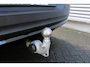 Volvo XC40 B4 Plus Black Edition | Panoramadak | Trekhaak | Verwarmbare voorstoelen, stuurwiel en voorruit | 360 graden camera | Premium audio by Harman Kardon | Apple carplay/Android auto