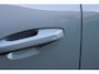 Volvo XC40 B4 Plus Black Edition | Panoramadak | Trekhaak | Verwarmbare voorstoelen, stuurwiel en voorruit | 360 graden camera | Premium audio by Harman Kardon | Apple carplay/Android auto