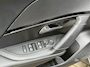 Peugeot e-2008 EV GT Pack 50 kWh SOH 92,88% | Panoramadak | Navigatie | ECC | PDC + Camera | Apple CarPlay/Android Auto |