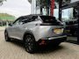 Peugeot e-2008 EV GT Pack 50 kWh SOH 92,88% | Panoramadak | Navigatie | ECC | PDC + Camera | Apple CarPlay/Android Auto |