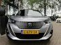 Peugeot e-2008 EV GT Pack 50 kWh SOH 92,88% | Panoramadak | Navigatie | ECC | PDC + Camera | Apple CarPlay/Android Auto |