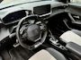 Peugeot e-2008 EV GT Pack 50 kWh SOH 92,88% | Panoramadak | Navigatie | ECC | PDC + Camera | Apple CarPlay/Android Auto |