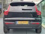 Volvo XC40 2.0 B4 Plus Black Edition Mild hybrid, Automaat, Panoramadak, Trekhaak semi elektrisch wegklapbaar, Harman Kardon audio, 360 graden parkeercamera, Extra getint glas vanaf B-stijl