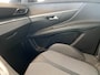 Peugeot 5008 1.2 PureTech Active Pack Business,7 Zitplaatsen,Navigatie,Climate Control,Multifunctioneel Stuur,Bluetooth,Cruise Control,Parkeersensoren,Elektrische achterklep,Privacy glass,Camera,Keyless,Dode hoek waarschuwing buitenspiegels,Digital dash,18 Inch Lmv